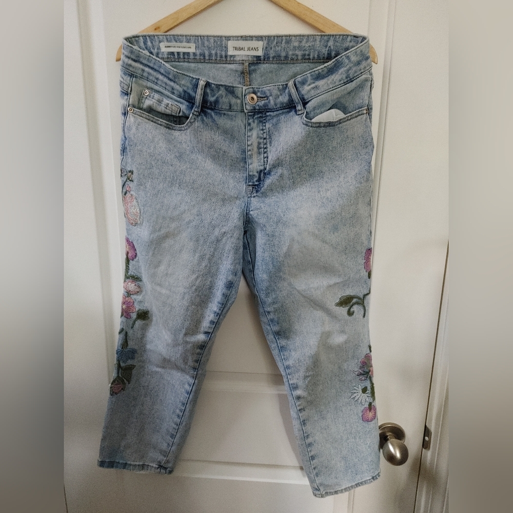 Tribal Light Blue Floral Embroidered Cropped Jeans